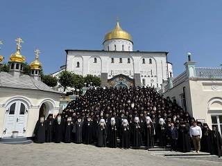 Съезд монашества в Почаевской лавре: канонические вопросы, обращения к власти, сохранение церковного единства